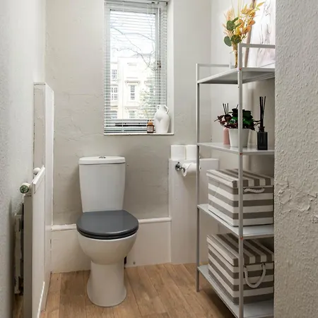 New Bright, Chique & Modern-1bed-central Clifton-by Fabaccommodation בריסטול