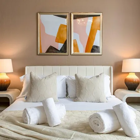 New Bright, Chique & Modern-1bed-central Clifton-by Fabaccommodation דירה